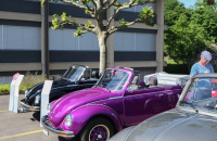 Als-man-es-beim-VW-Kaefer-Cabriolet-noch-bunt-trieb-Oldtimer-Sunday-Morning-Mai-2022